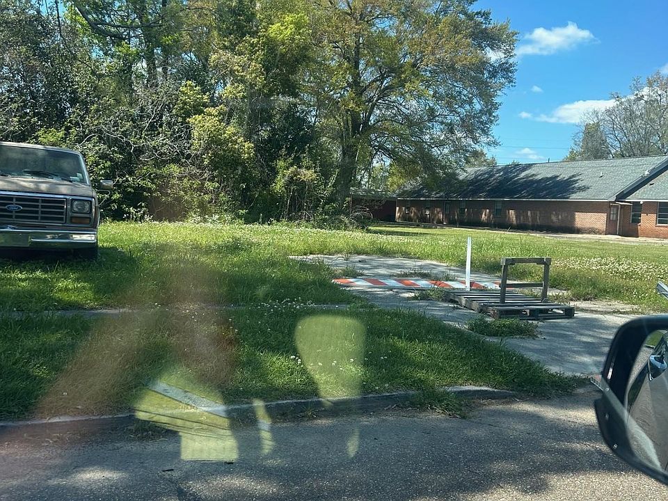 2nd image of 370 S 17th St