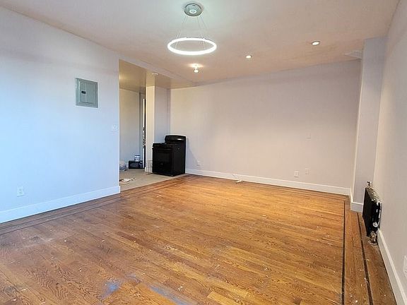 3rd image of 689 Park Ave APT 1R