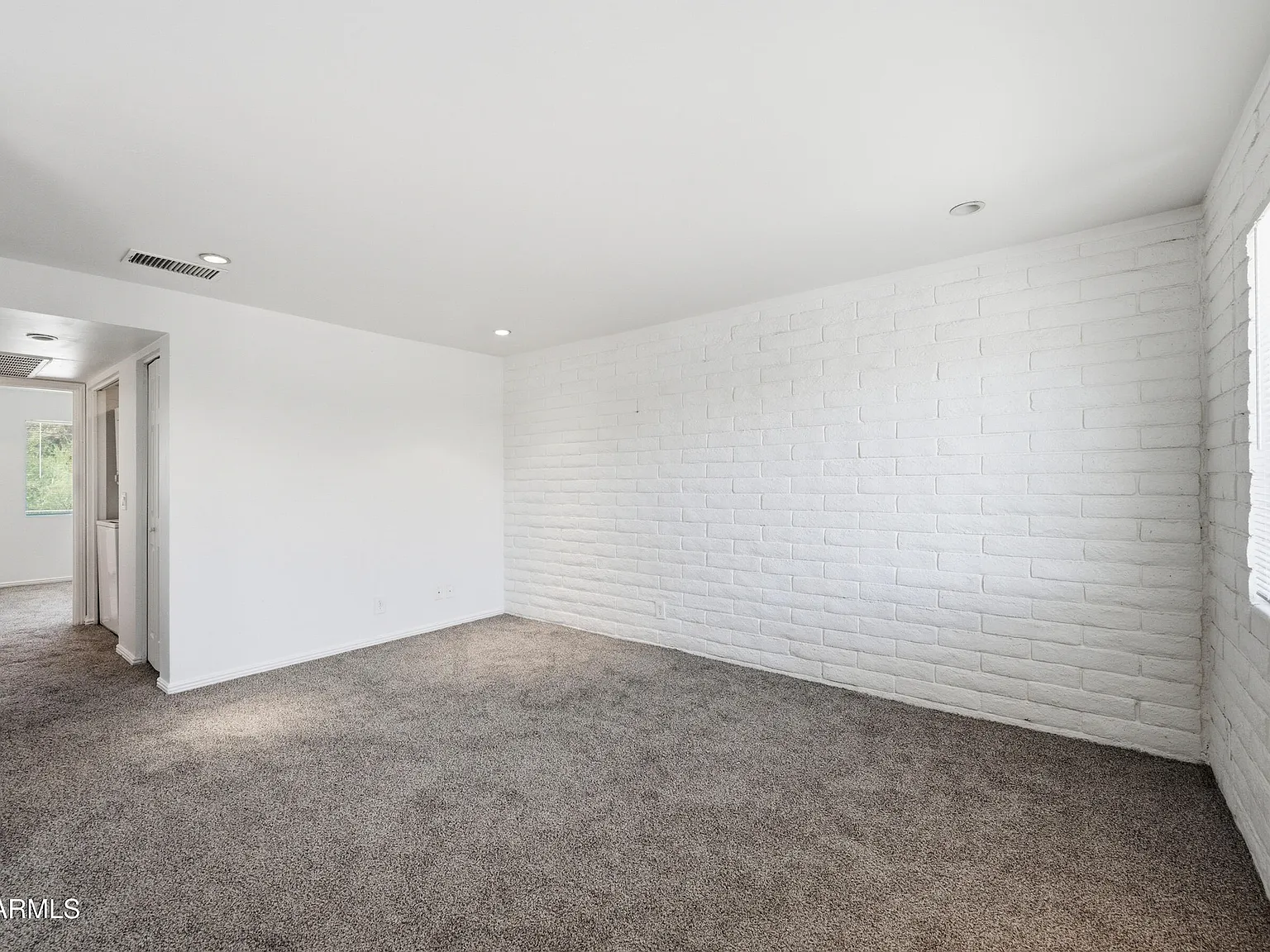 2 bed, 1.5 bath, 707 sqft, $1,145 — Photo 3