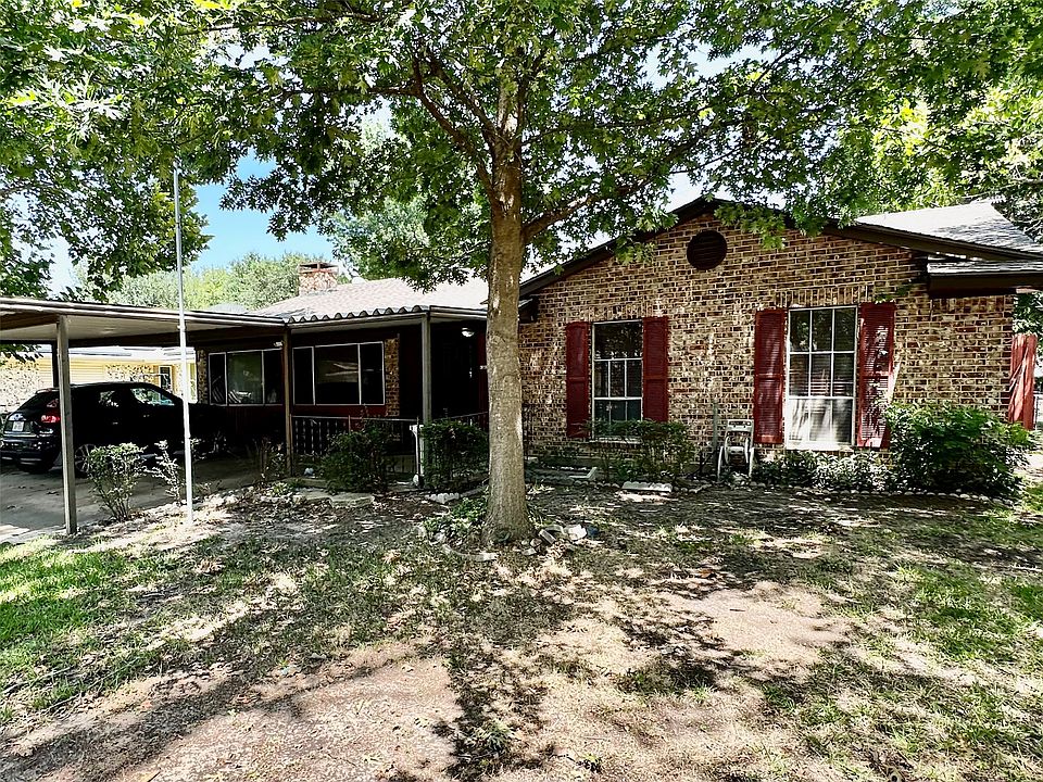 1st image of 404 Birchwood Cir