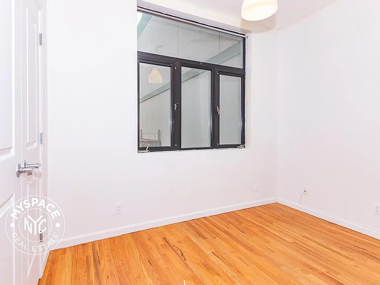 325 Kosciuszko St #1 — Photo 12