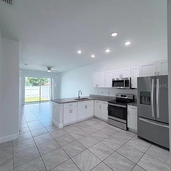812 Glastonbury Dr — Photo 5