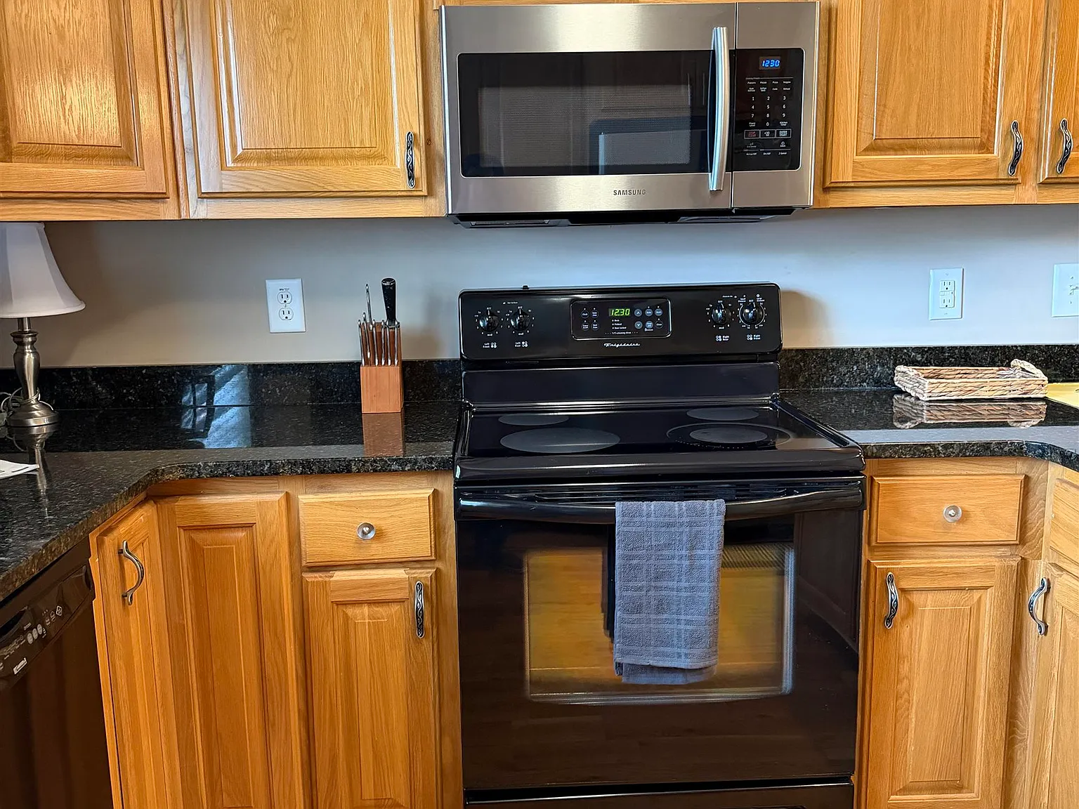 3 bed, 3.5 bath, 2948 sqft, $2,950 — Photo 4