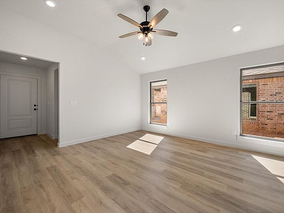 5th image of 2015 Cottonwood Ave