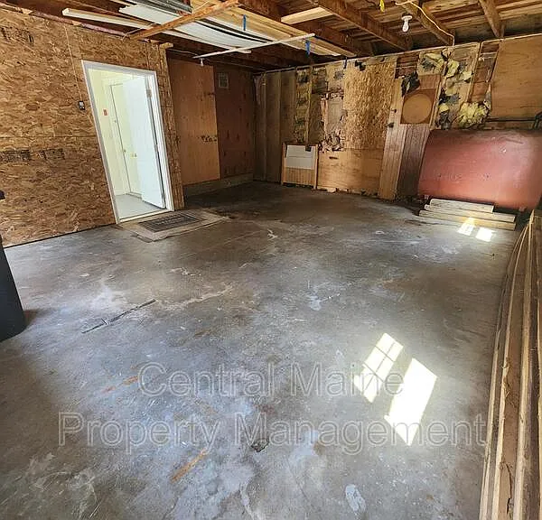109 S Reynolds Rd — Photo 35