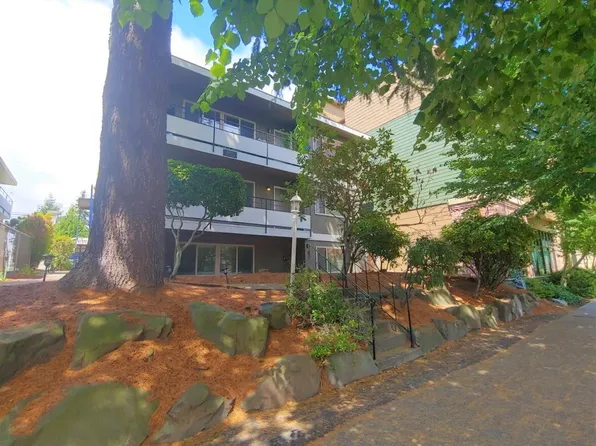 4127 California Ave SW APT 4, Seattle, WA 98116