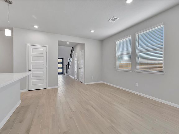 5th image of 420 Sunrise Rnch