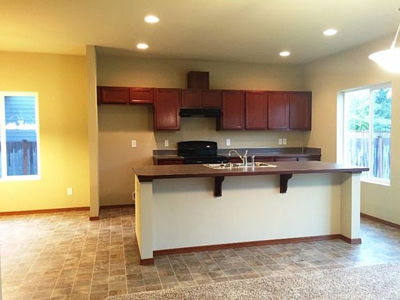 4th image of 8601 McKinley Ave