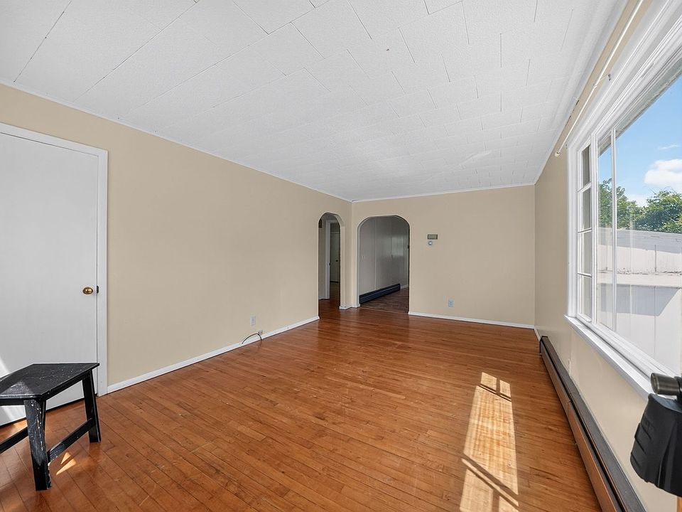 1st image of 11 Spencer Ave