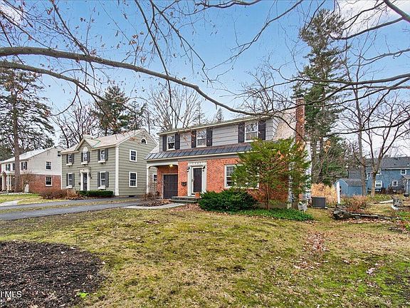 5th image of 1527 Dean Street