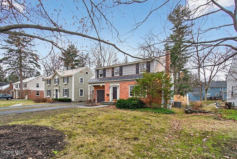 5th image of 1527 Dean Street