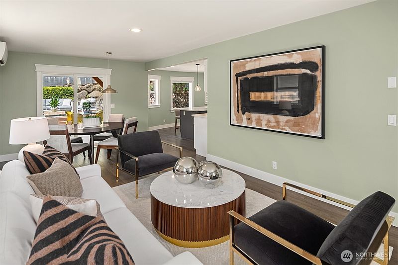 3rd image of 209 32nd Avenue