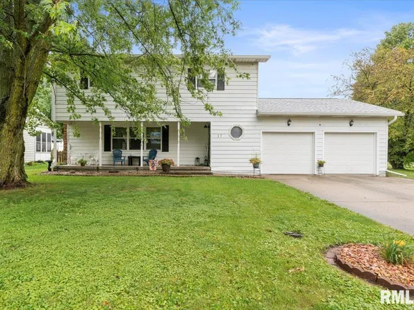 17 Hawthorn Ln, Pleasant Plains, IL 62677