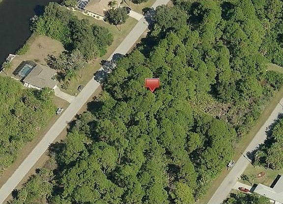 4th image of 1053 Beekman Cir