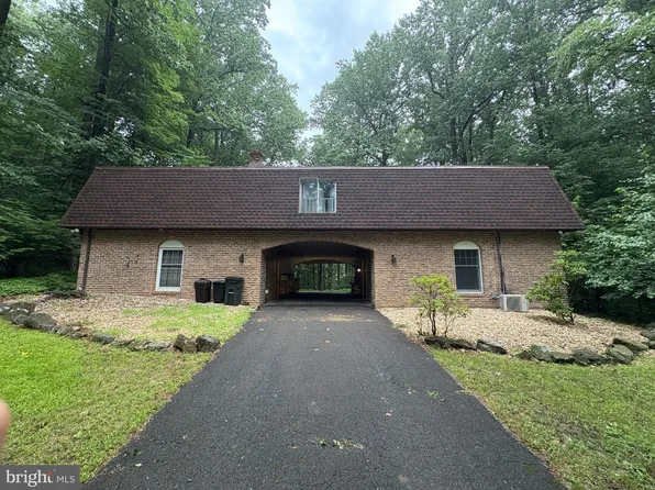 305 Northwood Dr, Lebanon, PA 17042