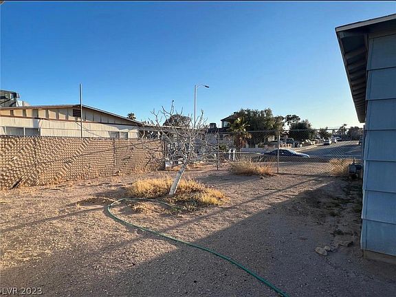 3rd image of 7032 Oakhurst Ave