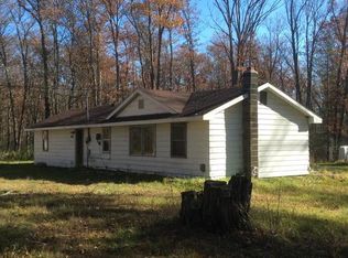 4084 E Cranberry Lake Rd, Harrison, MI 48625