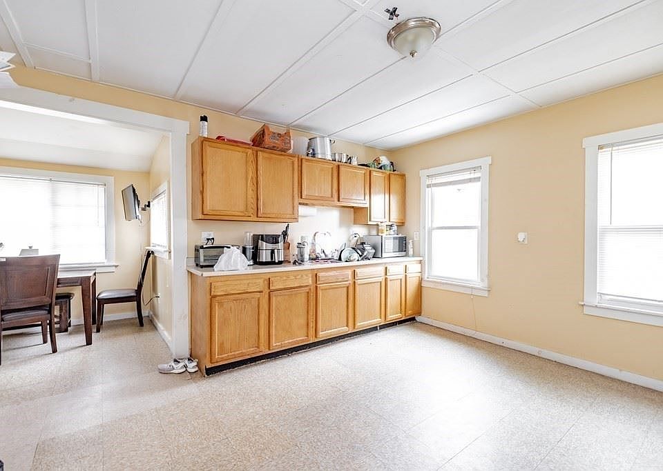 14 Girard Ave Springfield MA Zillow