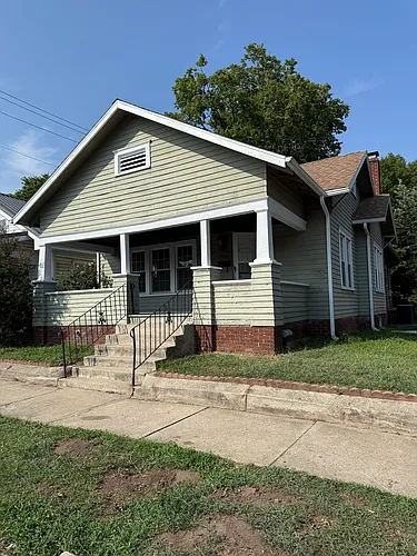 720 Seminary St Photo 1