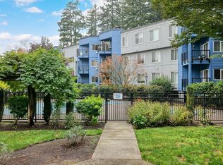 8720 SW Tualatin Rd APT 216, Tualatin, OR 97062