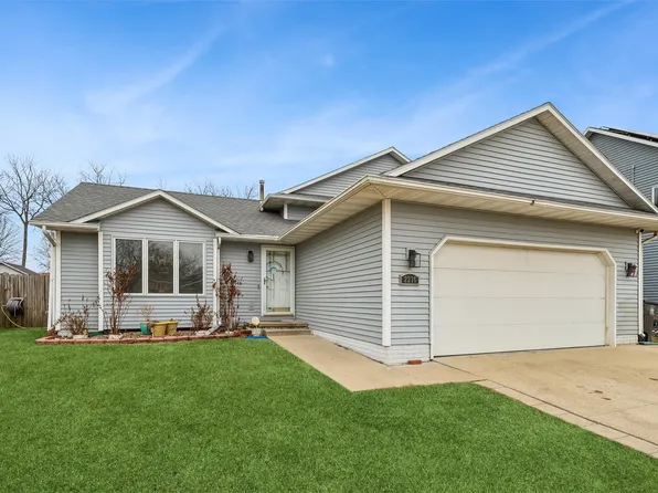 2236 Riverwoods Ave, Des Moines, IA 50320