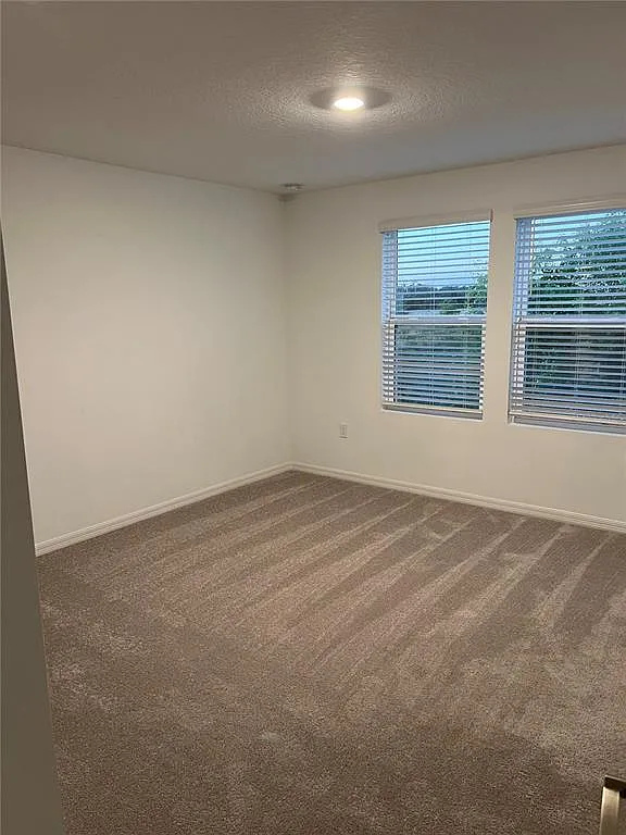 3 bed, 2.5 bath, 1365 sqft, $2,250 — Photo 3