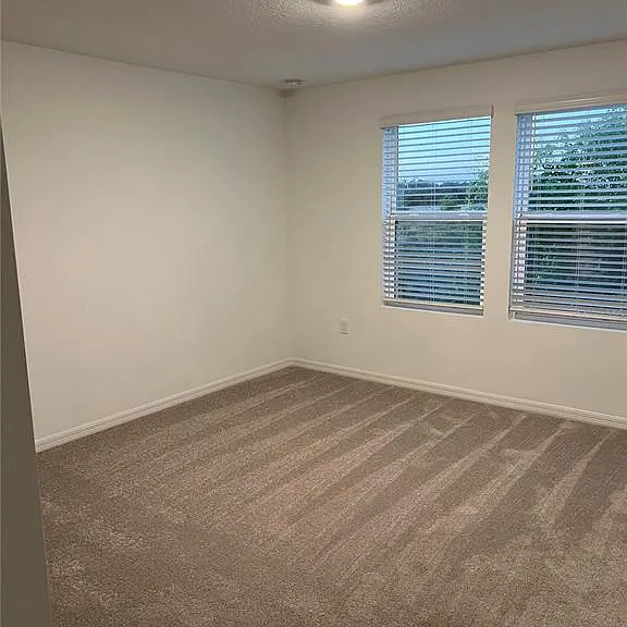 5080 Revolutionary Way — Photo 3
