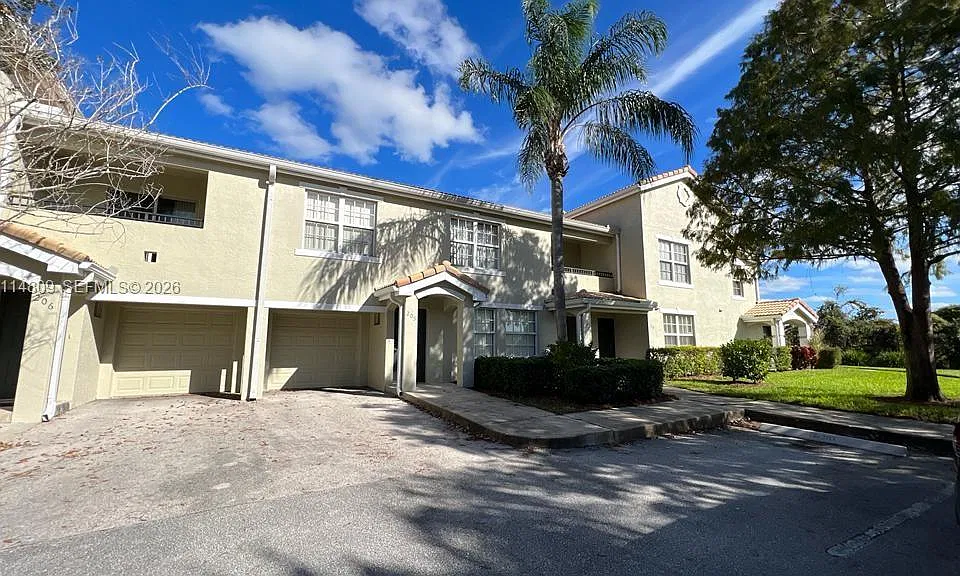134 SW Peacock Blvd #18-205