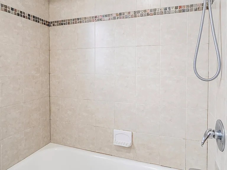 312 Vine St #1 — Photo 6
