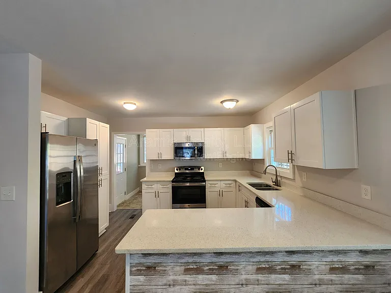 2663 Blount St — Photo 3