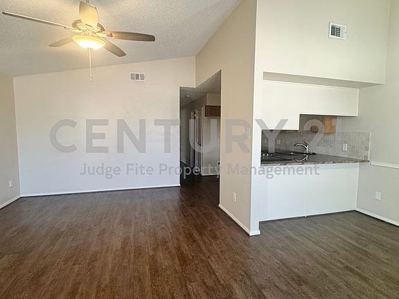 4th image of 1114 Suburban St