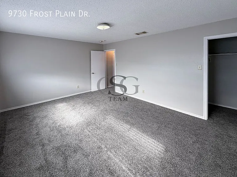 9730 Frost Plain Dr — Photo 16