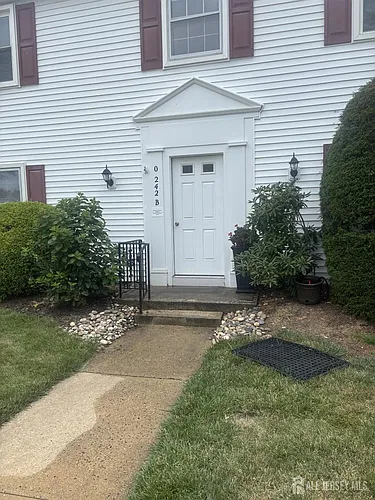 242 Marblehead Ln #B Photo 1 242 Marblehead Ln #B Photo 1