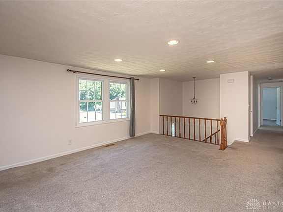3rd image of 3990 Willow Run Dr