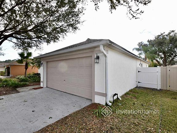 3rd image of 1043 W Riviera Blvd