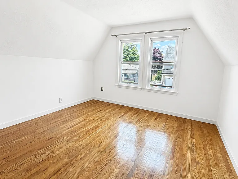 196 Cross St — Photo 14