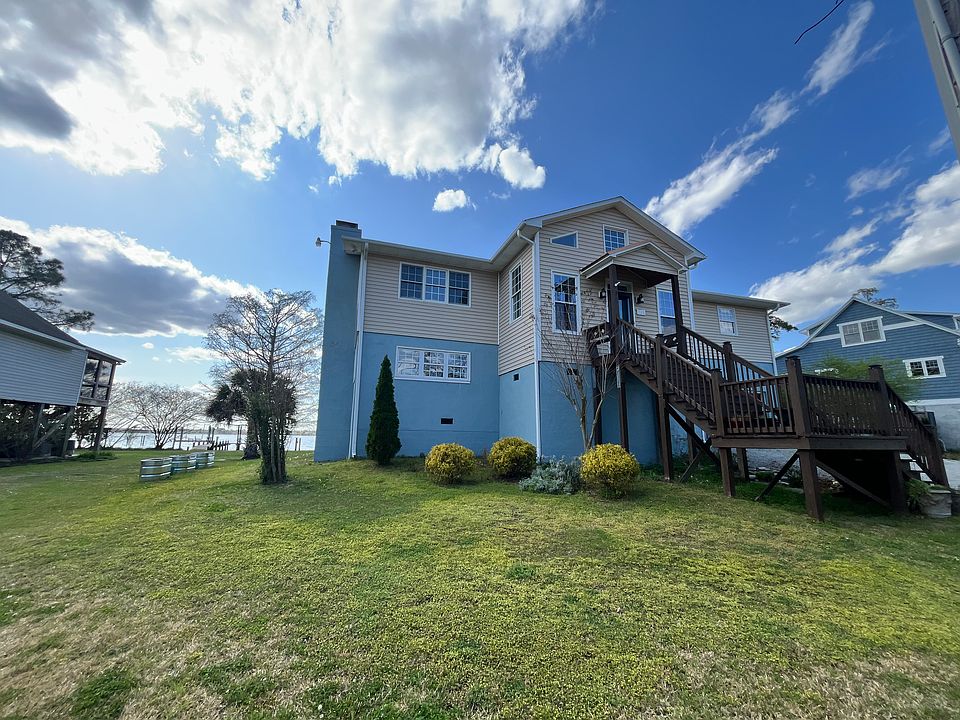 321 Riverside Dr. New Bern, NC 28560