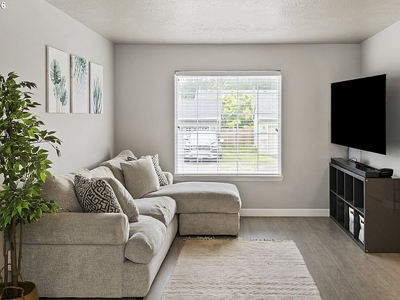 5th image of 15006 SE Sieben Creek Dr