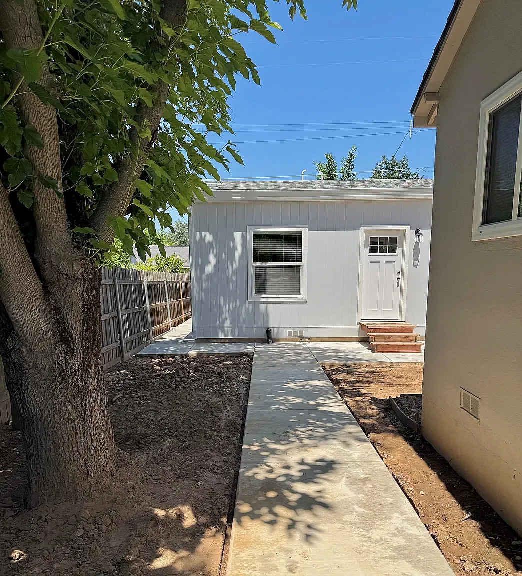 3 bed, 933 sqft, $2,250 — Photo 4