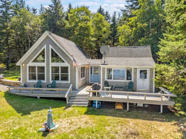 142 E Point Road, Swans Island, ME 04685