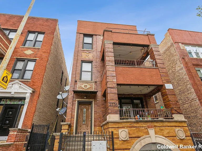 2536 W Augusta Blvd #3F — Photo 1
