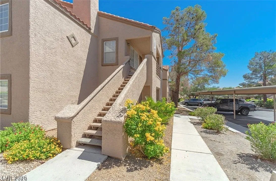 2 bed, 2.0 bath, 1072 sqft, $1,550 — Photo 3