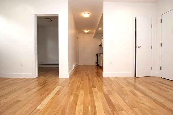 Rented by Premier Metro Realty Corp | media 35
