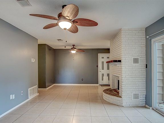 3rd image of 4228 Elmcrest Dr