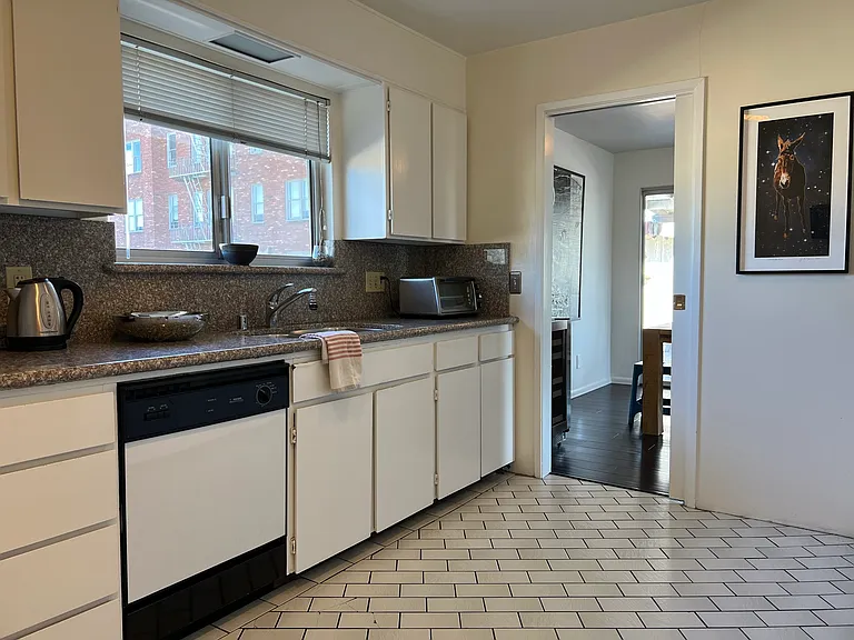 250 Montecito Ave #401 — Photo 15
