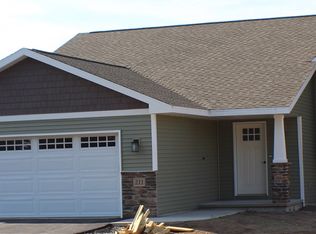 211 Sunrise Dr, Wausau, WI 54401