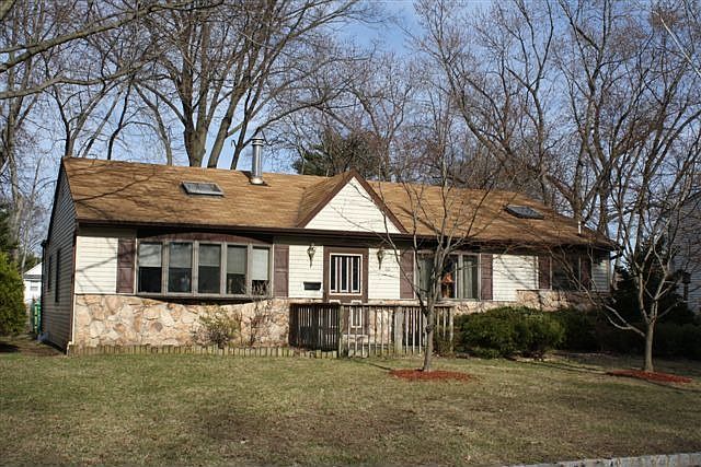 PERFECT RANCH ON 80 X 100 LOT