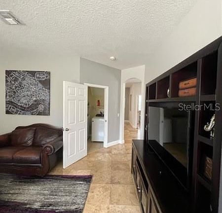 5th image of 117 Henley Cir