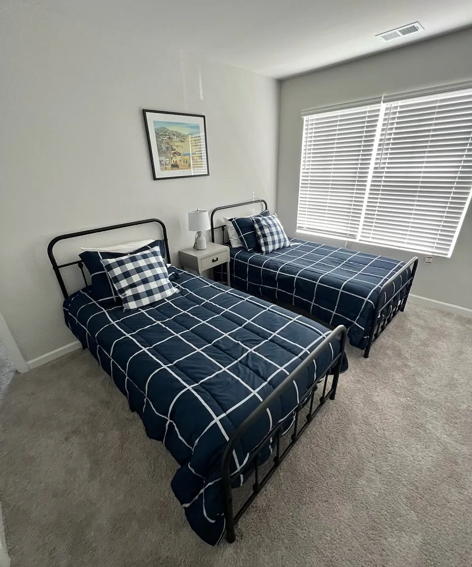 4 bed, 3.5 bath, 2800 sqft, $4,800 — Photo 3