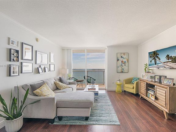 3rd image of 1200 Brickell Bay Dr APT 2302